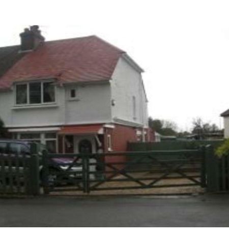 Maidstone Family Homes Upper Road Cottage ภายนอก รูปภาพ