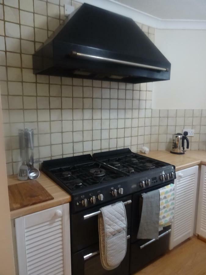 Maidstone Family Homes Upper Road Cottage ภายนอก รูปภาพ