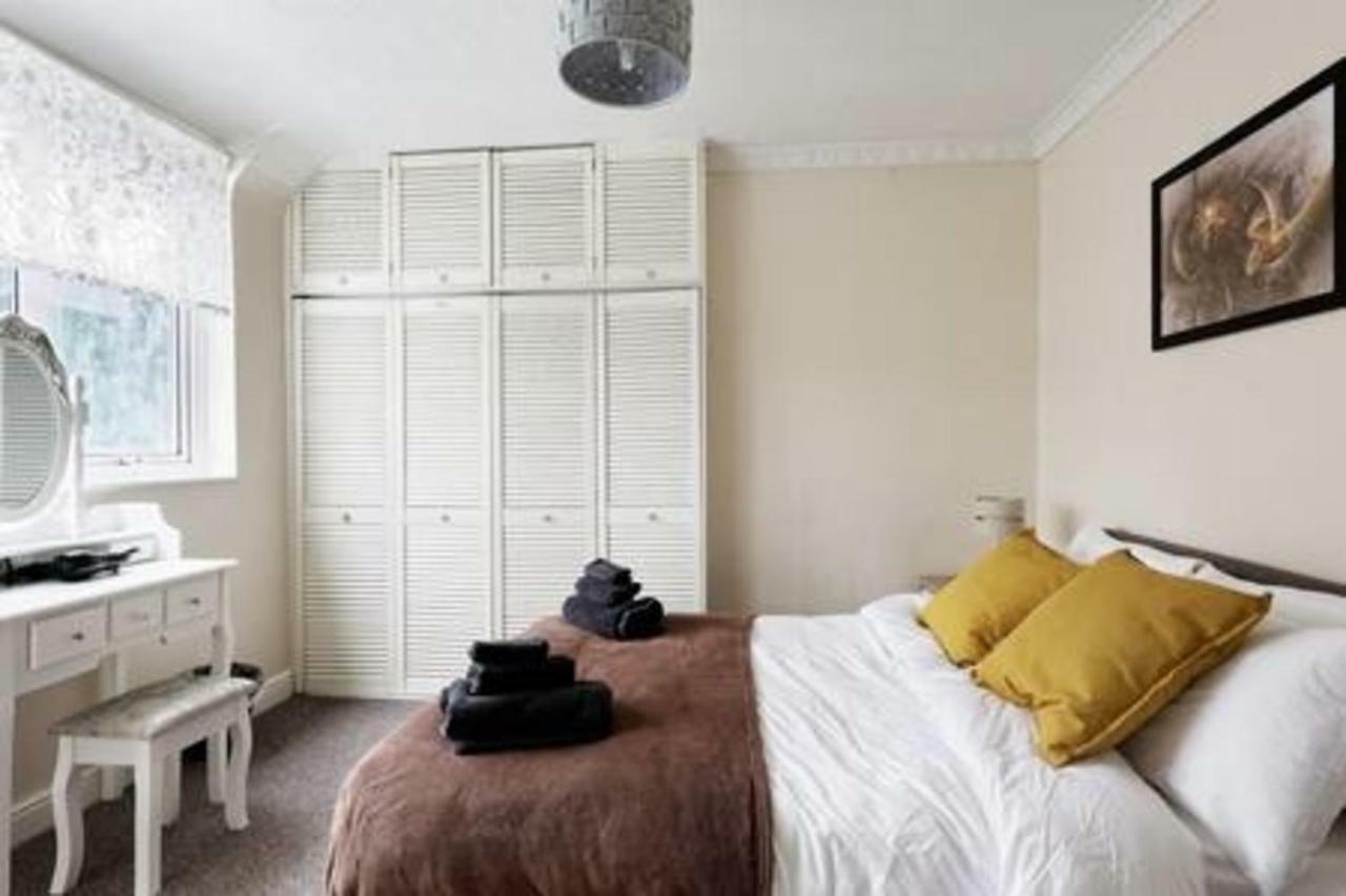 Maidstone Family Homes Upper Road Cottage ภายนอก รูปภาพ