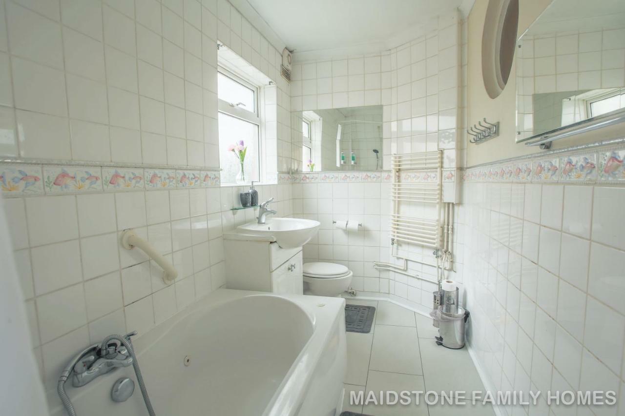 Maidstone Family Homes Upper Road Cottage ภายนอก รูปภาพ